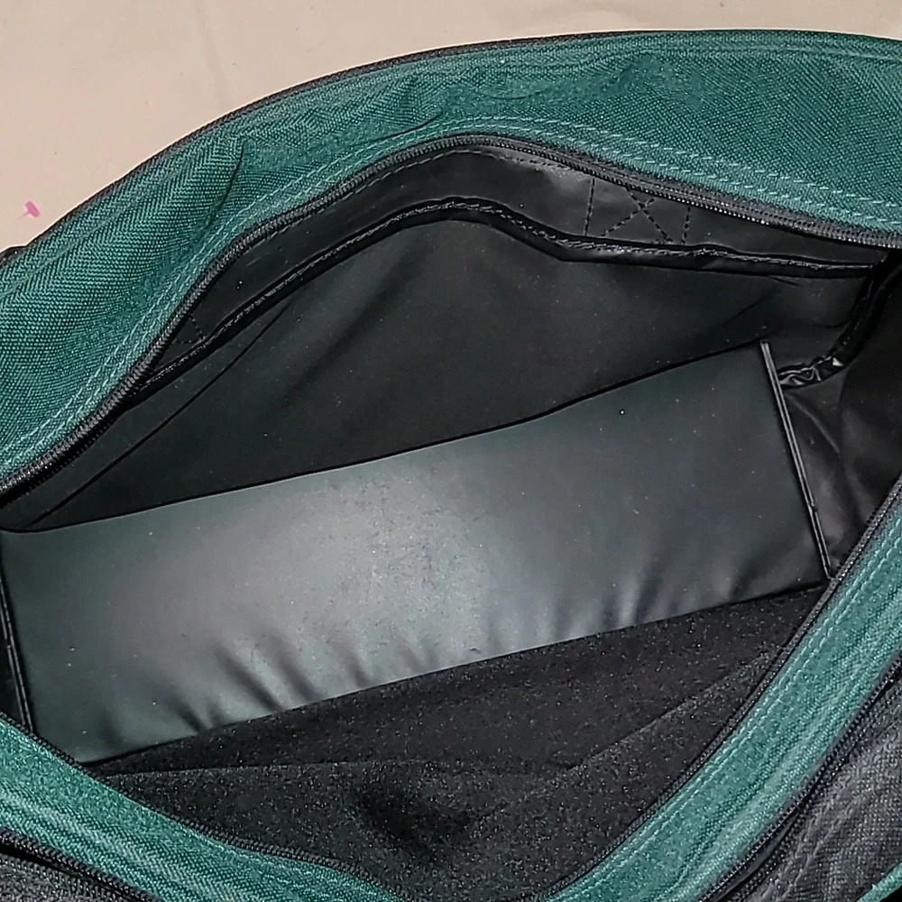Vintage. Like-new BUM EQUIPMENT. Shoulder Bag.